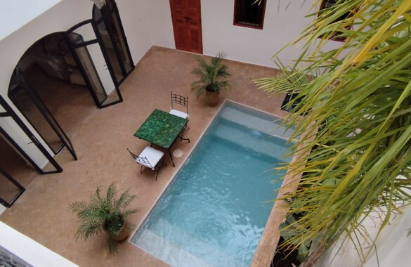 Riad with two swimming pools – 5 bedrooms – Guesthouse title and classification in progress